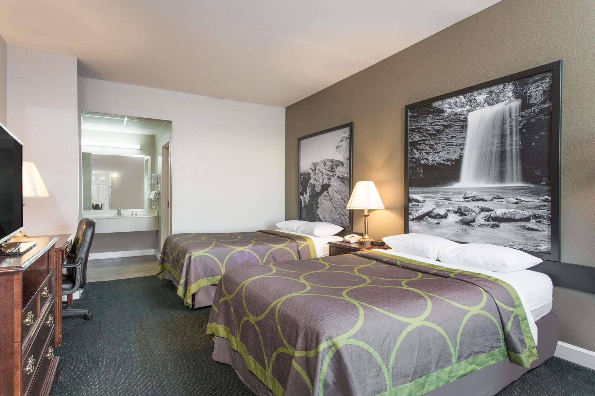Super 8 By Wyndham Petersburg Motel Buitenkant foto